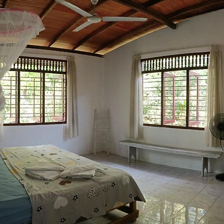 'Kolamba Gedara' Green Apartment Ruwanwella Bagian luar foto